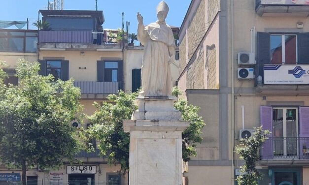 POZZUOLI/ «Sindaco Manzoni, vuoi spostare la statua di Santo Mamozio?» – Cronaca Flegrea