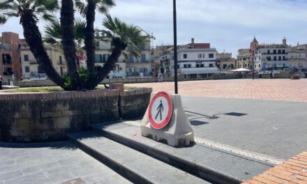 POZZUOLI| Sciame sismico in corso, Piazza a Mare “chiude” ai pedoni – LE FOTO