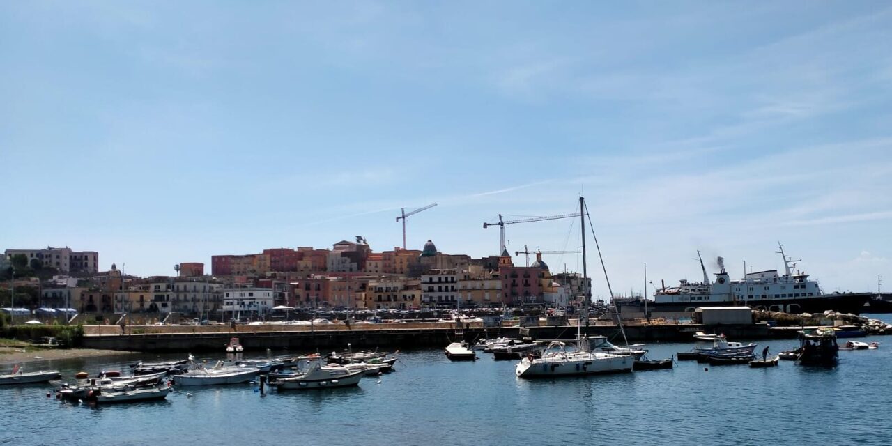 POZZUOLI/ L’appello «Sediamoci tutti insieme ad un tavolo per salvare la città» – Cronaca Flegrea