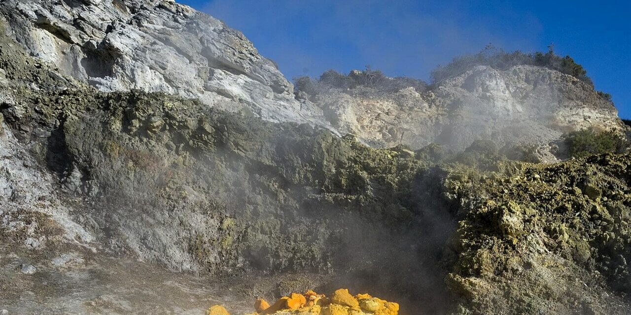 Campi flegrei, il suolo si è sollevato di 21 centimetri