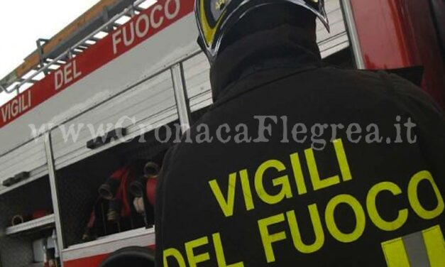 BACOLI/ Furgone in fiamme in via Cappella, sul posto i vigili del fuoco – Cronaca Flegrea