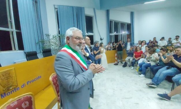 Il Consiglio comunale di Monte di Procida si tinge di rosa: 9 donne nel parlamentino civico