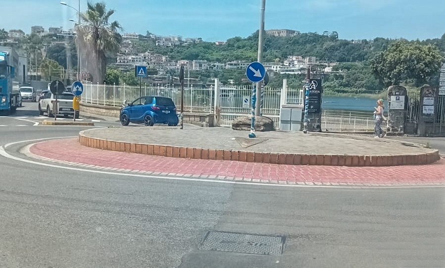 POZZUOLI/ La rotonda “Cavani” a Lucrino sarà smantellata «C’è accordo con il sindaco Gigi Manzoni» – Cronaca Flegrea