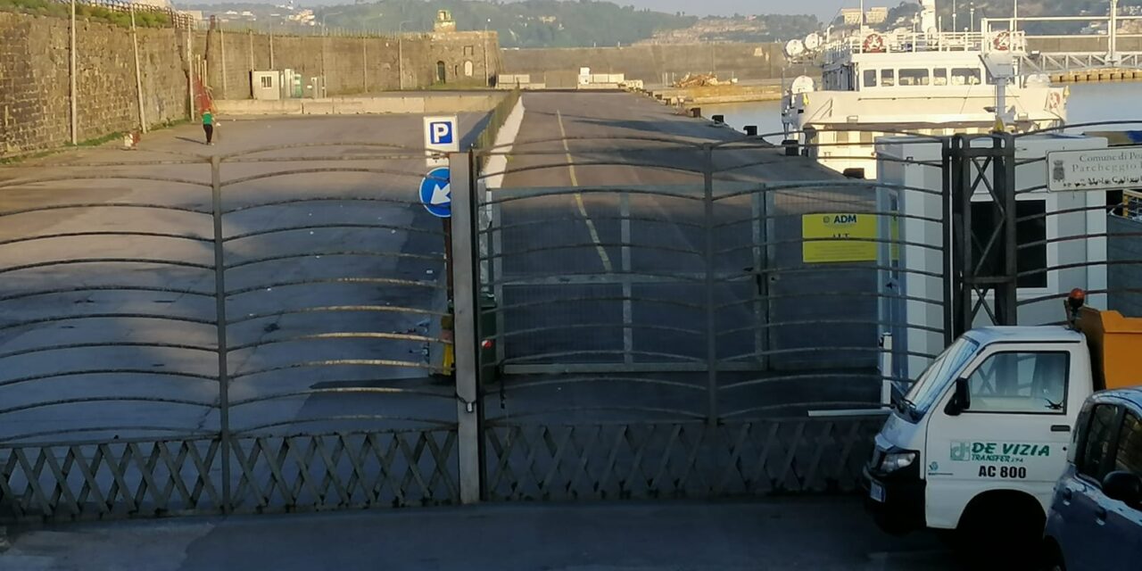 POZZUOLI/ Cambiano gli orari di apertura e chiusura del Molo Caligoliano e del mercato ittico – Cronaca Flegrea