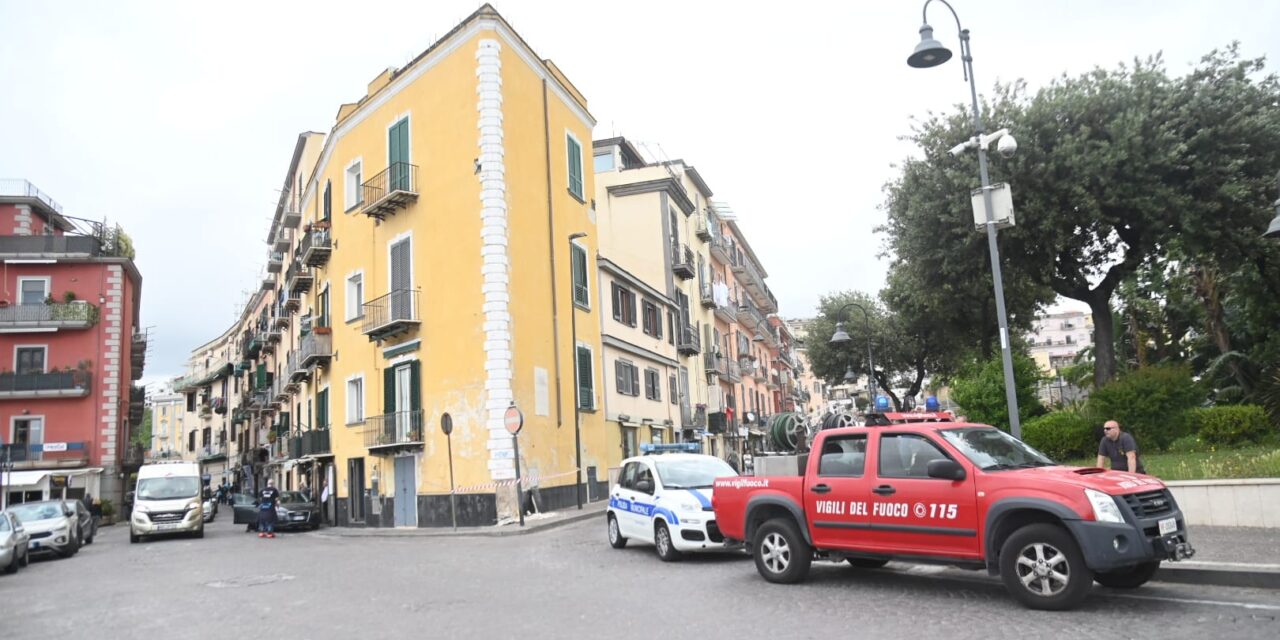 POZZUOLI/ Coppia sfollata “lasciata sola”, l’amministrazione Manzoni smentisce «Falso, hanno ricevuto albergo e sussidio» – Cronaca Flegrea