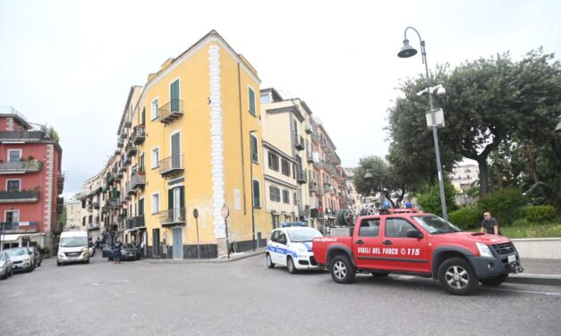 POZZUOLI/ Coppia sfollata “lasciata sola”, l’amministrazione Manzoni smentisce «Falso, hanno ricevuto albergo e sussidio» – Cronaca Flegrea