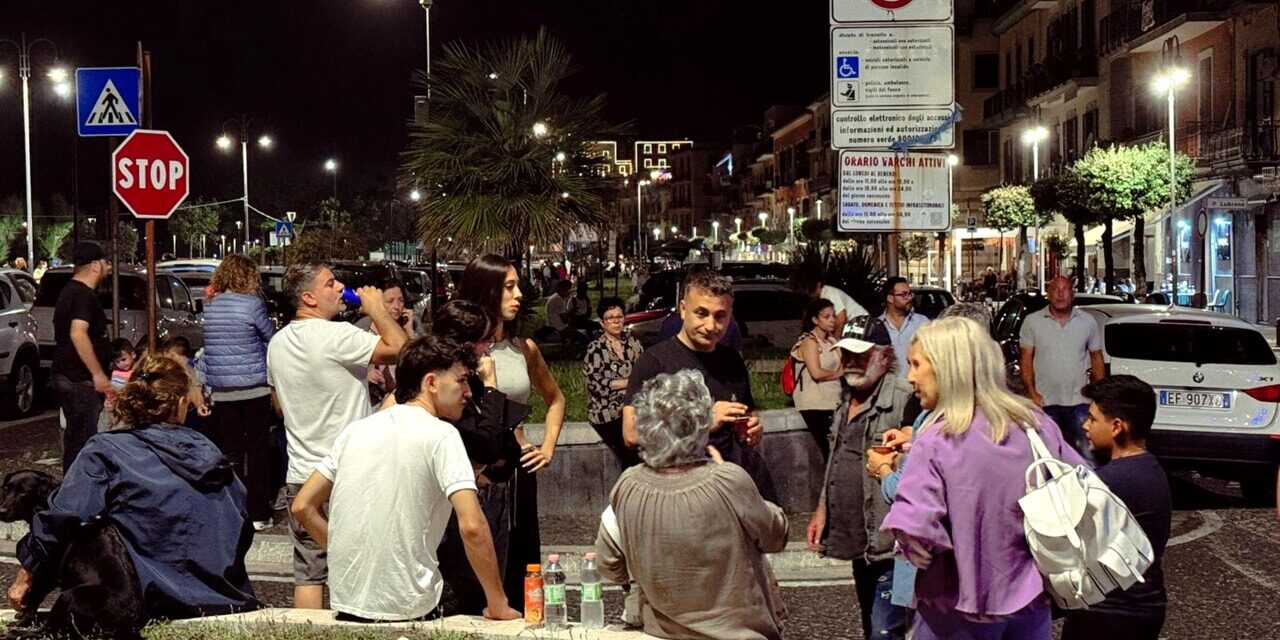 Bradisismo, chiesta proroga per gli sfollati in albergo. Intanto via libera alle richieste di contributi economici