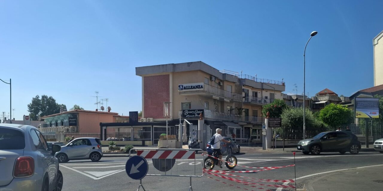 «C’è chi pensa al ponte sullo stretto e chi a Pozzuoli è incapace di aggiustare una griglia su una strada» – Cronaca Flegrea