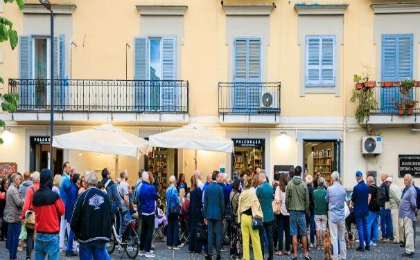 POZZUOLI| Commercio in crisi, il titolare della Phlegraea: “La libreria soffre più delle altre. Nessuno passa più in piazza”