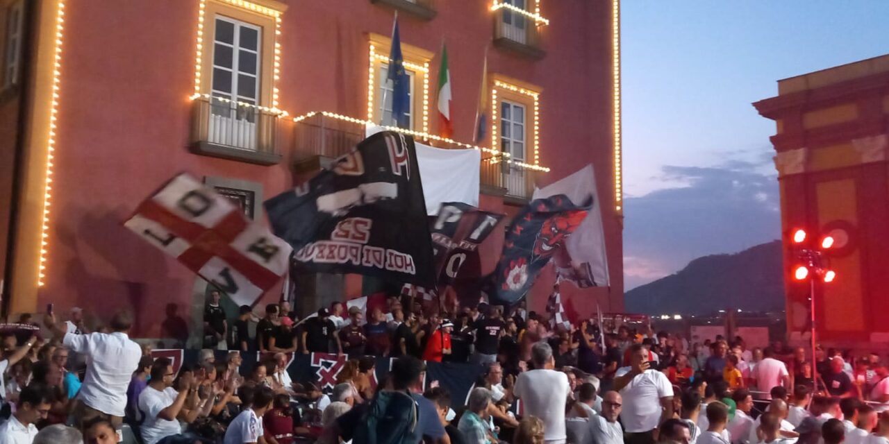 POZZUOLI/ Grande festa al Rione Terra per la presentazione dell’Asd Puteolana 1902 – Cronaca Flegrea