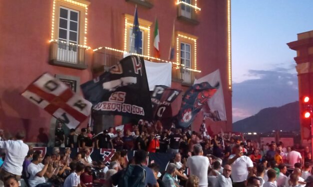 POZZUOLI/ Grande festa al Rione Terra per la presentazione dell’Asd Puteolana 1902 – Cronaca Flegrea