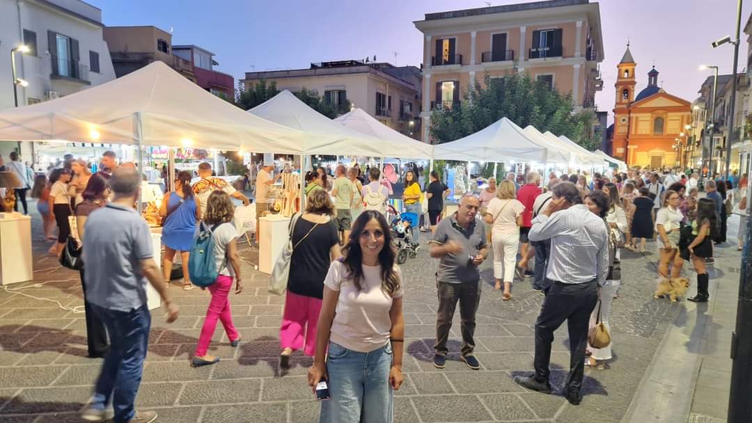 POZZUOLI/ Tanta gente in piazza, la mini notte bianca è già un successo – Cronaca Flegrea