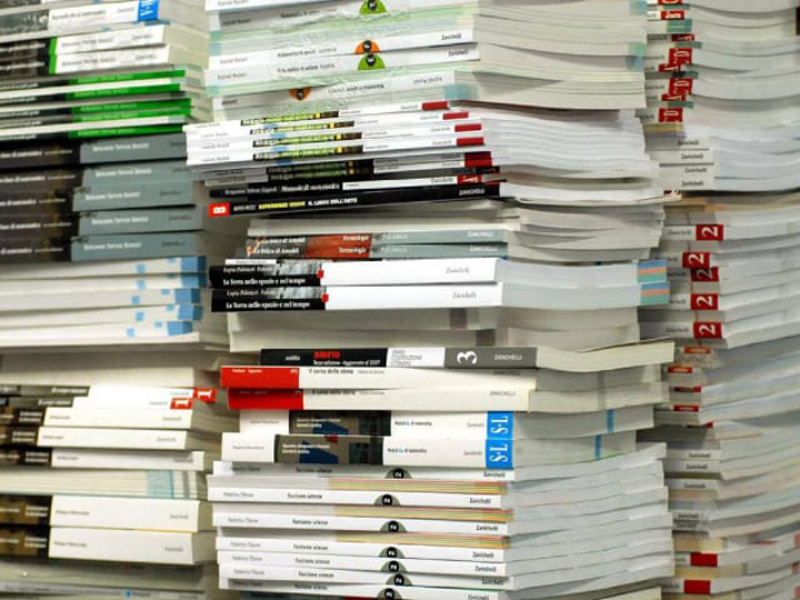 QUARTO/ Appello a docenti e dirigenti scolastici «Posticipare l’uso dei nuovi libri fino all’arrivo delle cedole» – Cronaca Flegrea