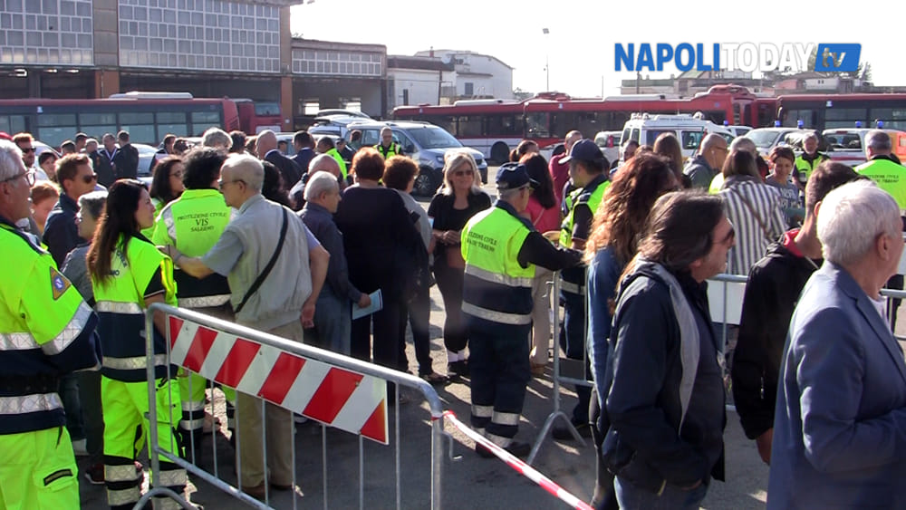 auto, bus, treni e navi. Così sarà evacuata Napoli