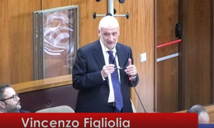 POZZUOLI/ Figliolia torna e fa subito il leader «Stimolato anche dagli elettori di questa maggioranza» – Cronaca Flegrea