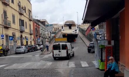 I LETTORI SEGNALANO/ «No ai bus, si ai camion pesanti in via Pergolesi» – Cronaca Flegrea