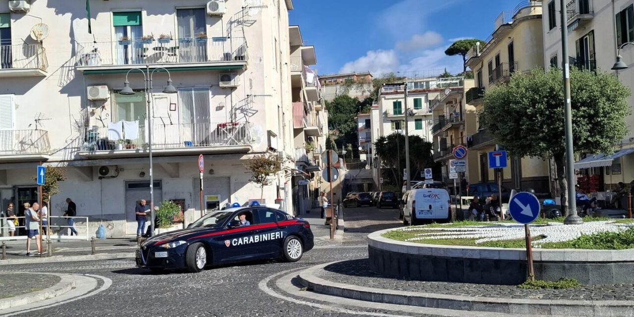 POZZUOLI/ Blitz dei carabinieri nel “feudo” del clan Di Costanzo a via Napoli – Cronaca Flegrea