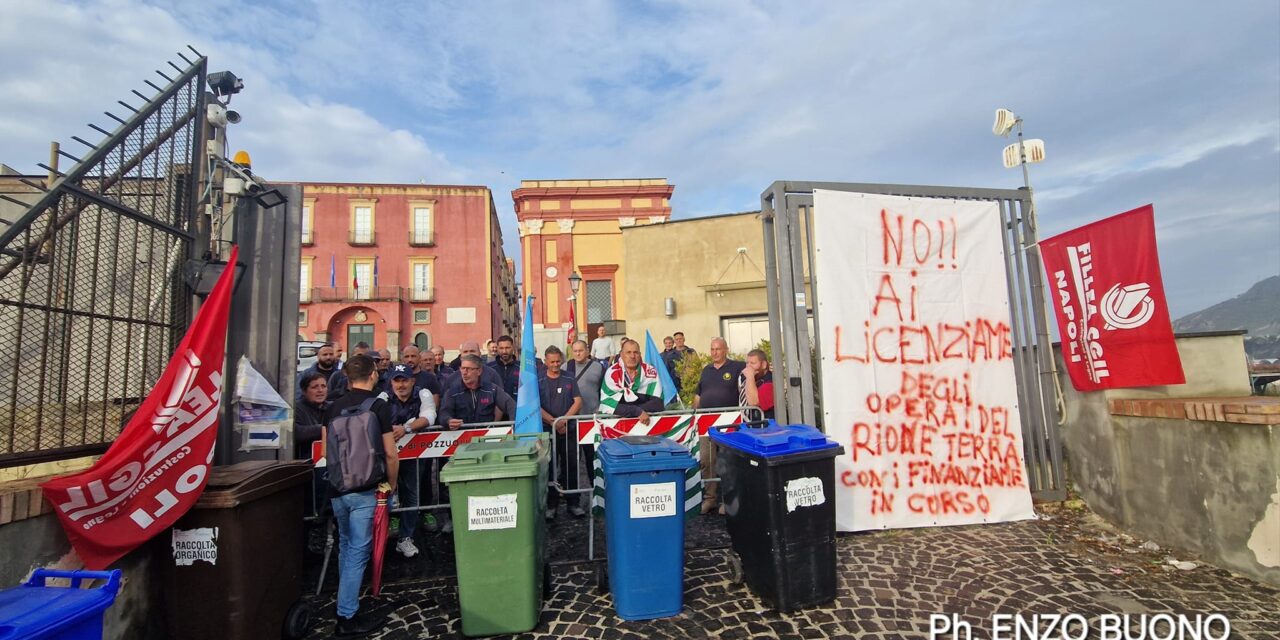 POZZUOLI/ «No ai licenziamenti» Protesta dei lavoratori al Rione Terra, bloccato l’ingresso – Cronaca Flegrea