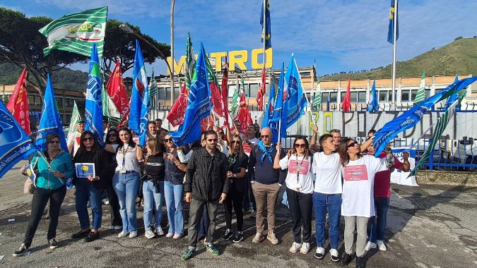 https://www.pozzuolinews24.it/chiusura-metro-via-campana-sit-in-lavoratori-pozzuoli/