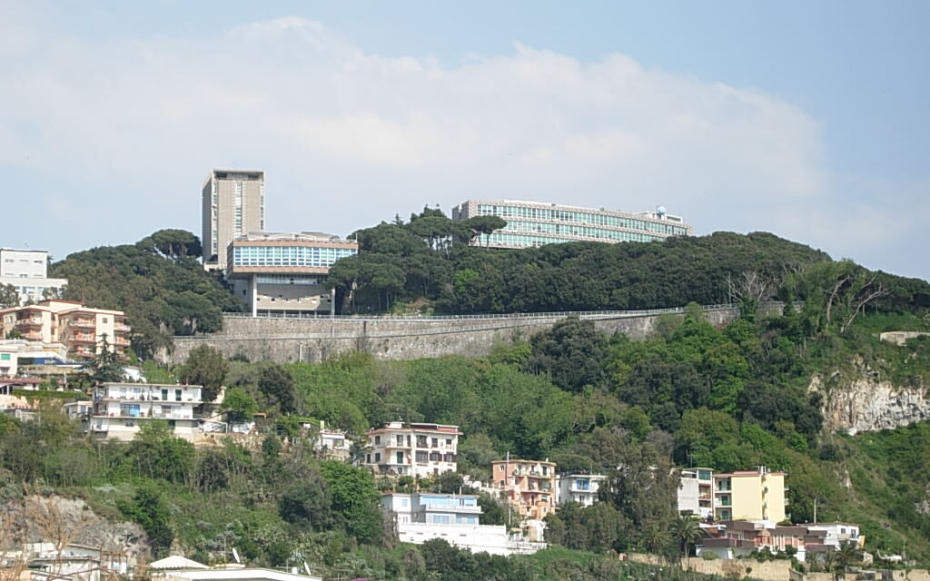 POZZUOLI/ «Via l’Aeronautica? Scelta sbagliata» il sindaco Manzoni resta in silenzio, solo Caso difende la città – Cronaca Flegrea