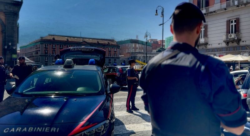 Boom di targhe straniere, parte la stretta dei Carabinieri: raffica di multe e denunce