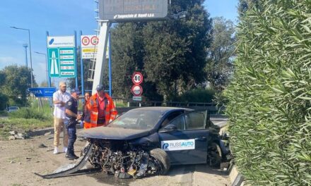 l’auto impazzita contro il guard rail. Operata d’urgenza la passeggera 76enne – Cronaca Flegrea