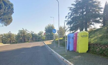 POZZUOLI| “Bagni pubblici sporchi al mercatino di Monterusciello, rimossi giorni dopo”