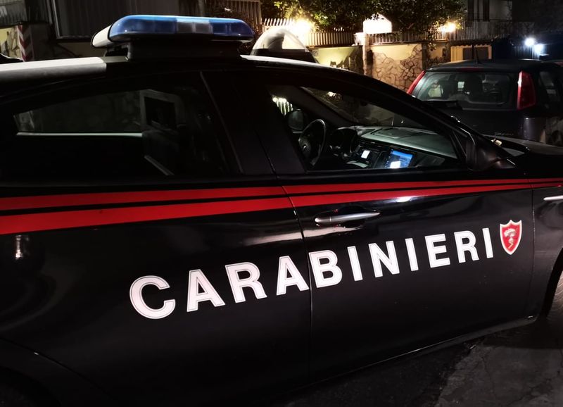 Giovane pestato dal branco con calci e pugni: sei arresti