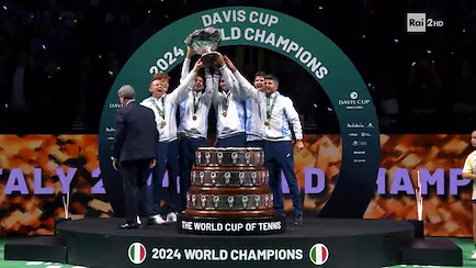 Esce il racconto sportivo “Azzurro Davis” – Cronaca Flegrea