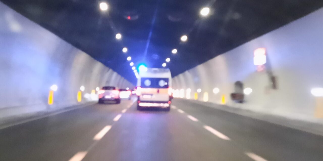 ULTIM’ORA| Incidente in tangenziale tra via Campana e Cuma: traffico bloccato