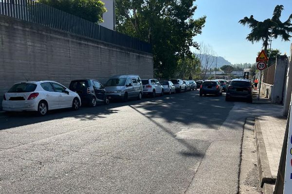 https://www.pozzuolinews24.it/auto-sosta-selvaggia-zona-industriale-san-martino-pozzuoli/