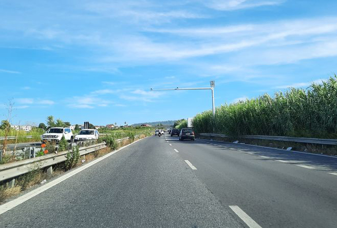 Cadavere di un uomo trovato sulla SS7 Quater all’altezza di Varcaturo