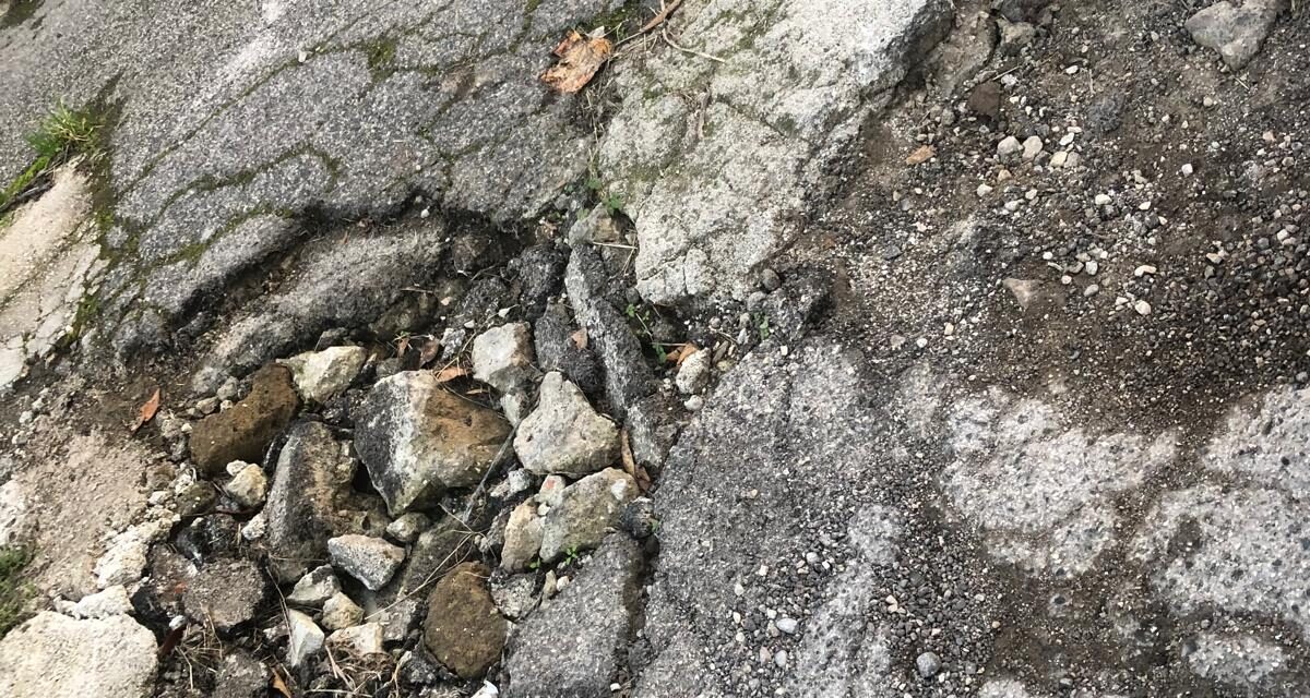 «Strada in condizioni pietose in via Trepiccioni» – Cronaca Flegrea