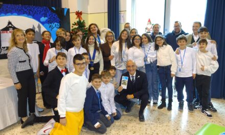 Il Rotary Campi Flegrei gemma l’Interact presso l’Istituto Pergolesi di Pozzuoli – Cronaca Flegrea