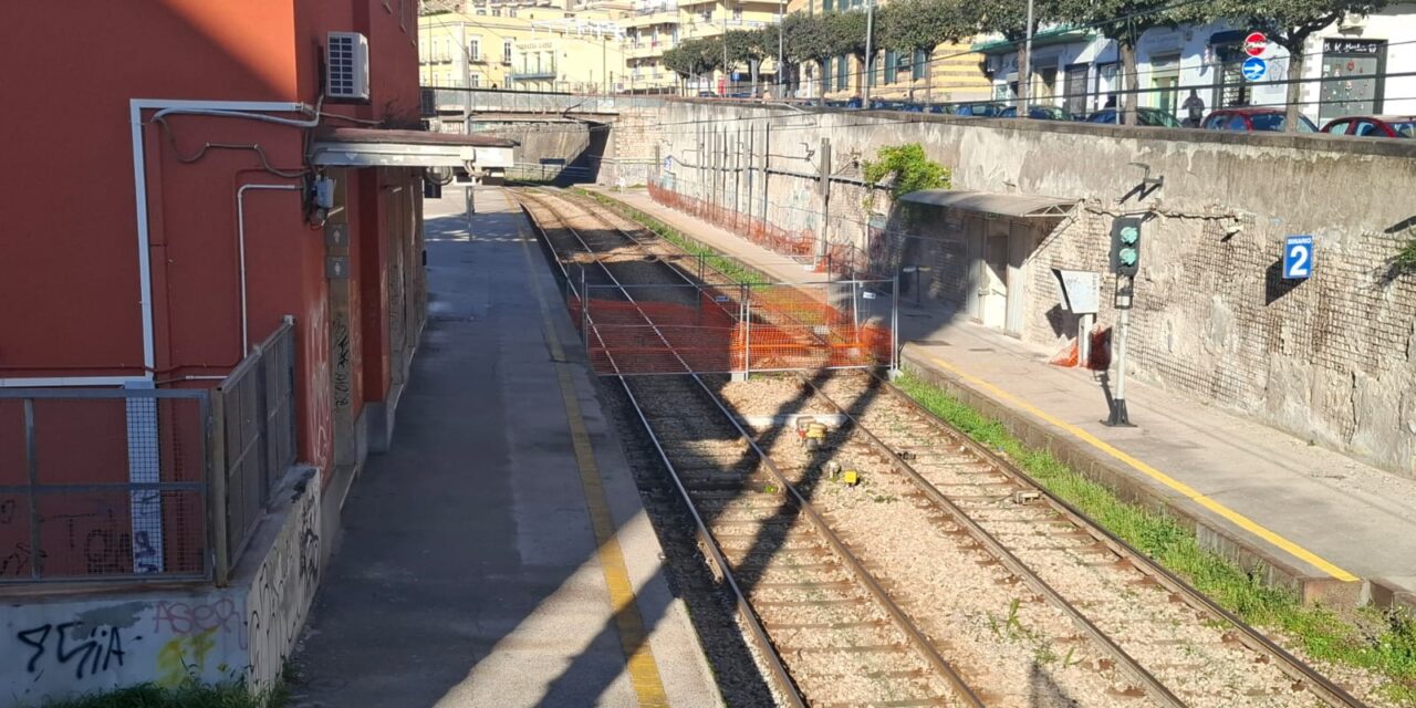 POZZUOLI/ Voragine alla stazione della Cumana, tempi lunghi per gli interventi «Da uno a tre mesi» – Cronaca Flegrea