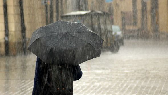 Campi Flegrei, allerta meteo gialla dalla mezzanotte per temporali e vento forte