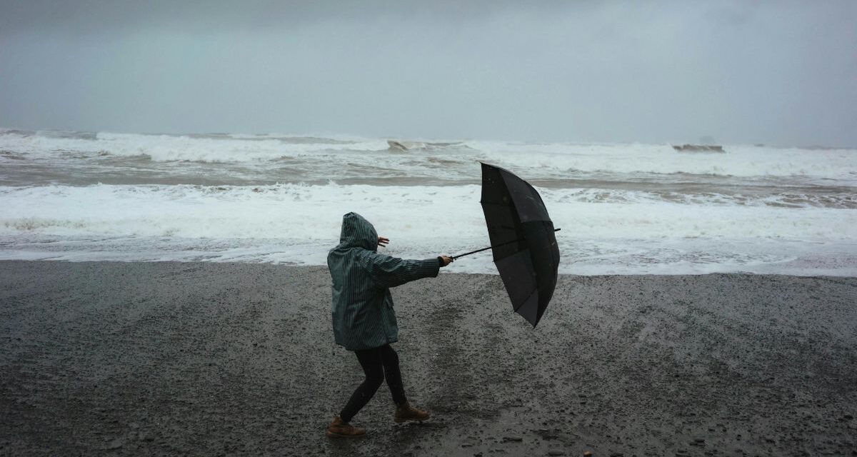 https://www.pozzuolinews24.it/campi-flegrei-allerta-meteo-vento-fino-25-dicembre/