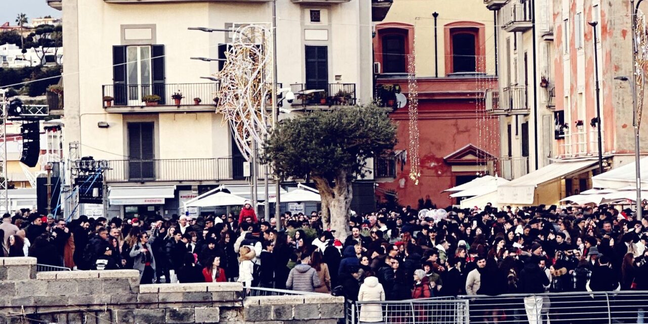 POZZUOLI/ In arrivo dieci Daspo per i giovani che scavalcarono all’aperitivo della vigilia – Cronaca Flegrea