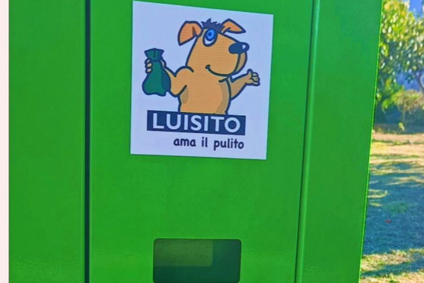 MONTE DI PROCIDA| Nuovi servizi per gli amici a quattro zampe, installati i cestini “Dog Toilet” per deiezioni canine