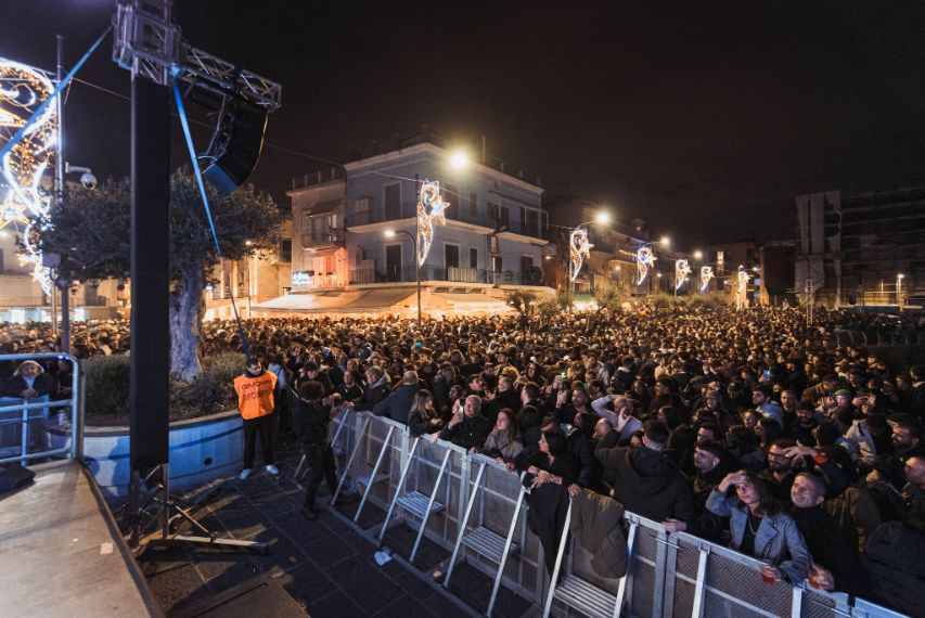 POZZUOLI| Aperitivo della Vigilia di Natale alla Darsena, parcheggi e navette gratuite: ecco gli orari 