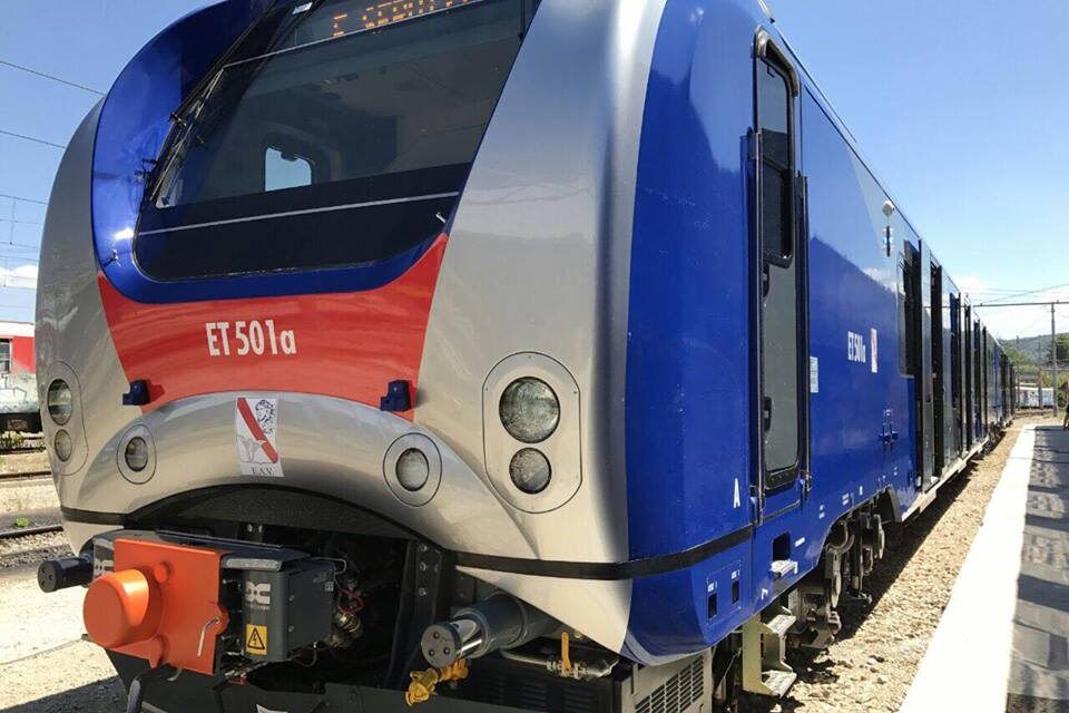 Interrotto il servizio ferroviario verso Pozzuoli: istituite le navette