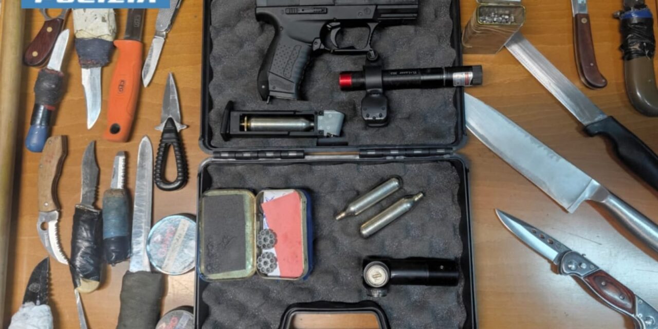 sequestrati piombini, walkie-talkie, coltelli e una pistola – Cronaca Flegrea