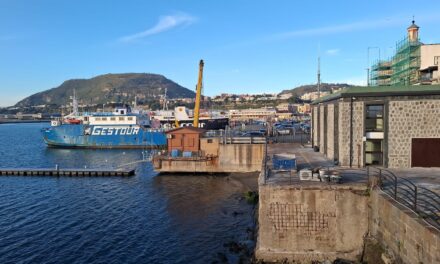 Ritardi per i lavori al porto di Pozzuoli, protesta il comune di Forio «Disagi e pericoli. Si rischia di aggravare la situazione»