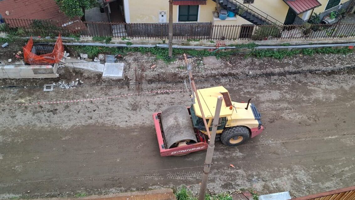 POZZUOLI/ Rullo per i lavori alla Cumana fa vibrare i palazzi, psicosi a via Napoli «Sembrano scosse, abbiamo paura» – LE FOTO – Cronaca Flegrea