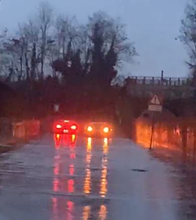 POZZUOLI/ Nuovi allagamenti in via Reginelle, auto bloccate nell’acqua «Sindaco, dove sei?» – Cronaca Flegrea