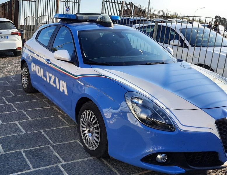 POZZUOLI| Controlli della Polizia in città: identificate 124 persone