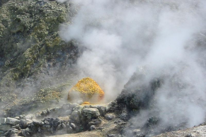 Campi Flegrei, scoperta una delle eruzioni più potenti della storia della caldera: magnitudo 7.6