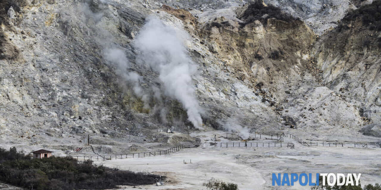 Solfatara pronta a riaprire nonostante i terremoti: "Noi Flegrei siamo forgiati col fuoco"