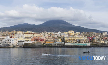 Vesuvio e Campi Flegrei: terremoti sempre più frequenti. Quali sono i reali rischi per i residenti