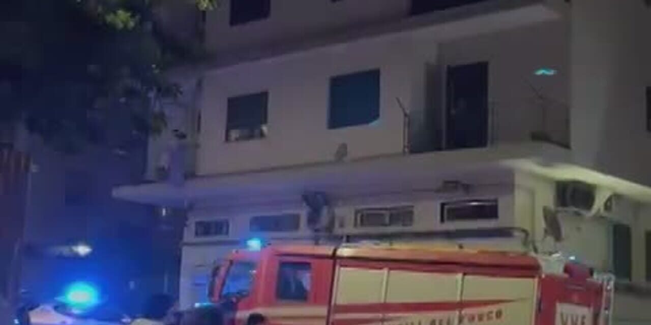 I video del terremoto dei Campi Flegrei tra crolli e gente in strada